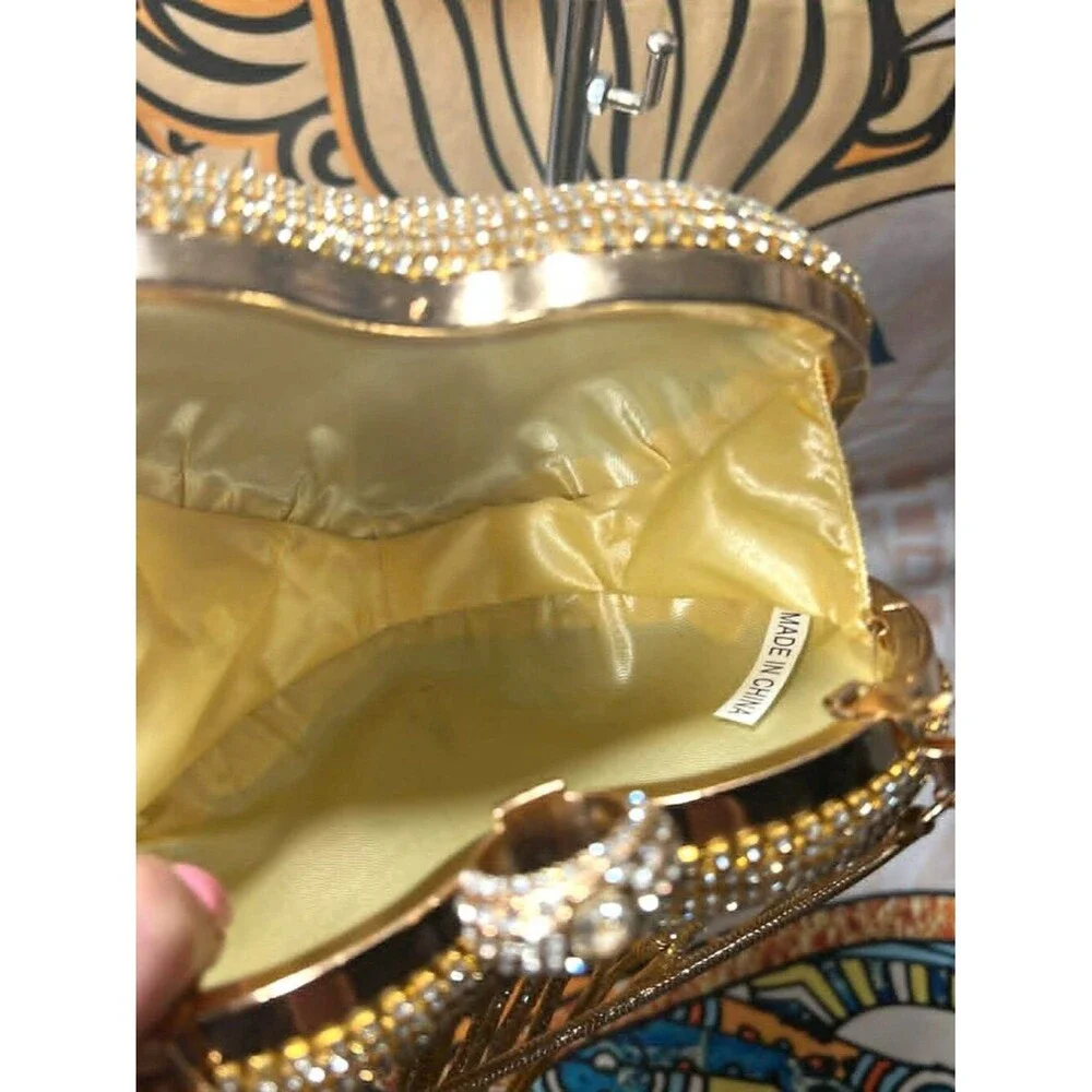 Gold Rhinestone Fringe Evening Bag – Heart‑Shaped Clutch